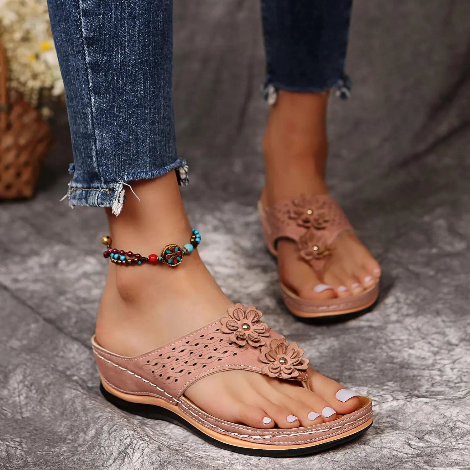 Eduavar Dressy Sandals Women, Sandals Women Dressy Summer Comfy Flip Flops Sandals Breathable Open Toe Flat Sandals
