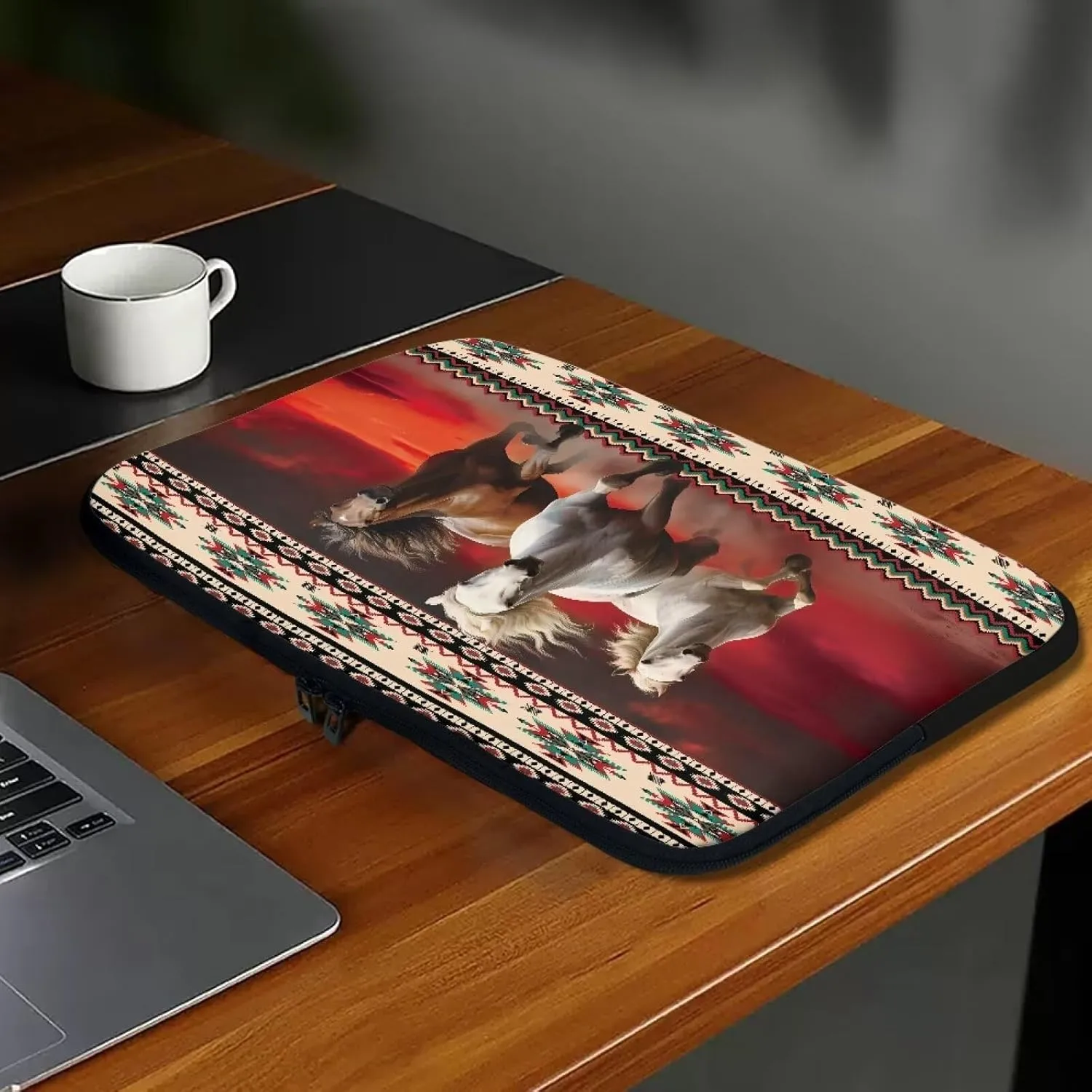 Horse Aztec Print Computer Bags for Laptops for Women Men, 10 Inch Laptop Case Easy to Carry Messenger Bag, Waterproof Laptop Briefcase Work Bag for Office Business Traveling Daily Use
