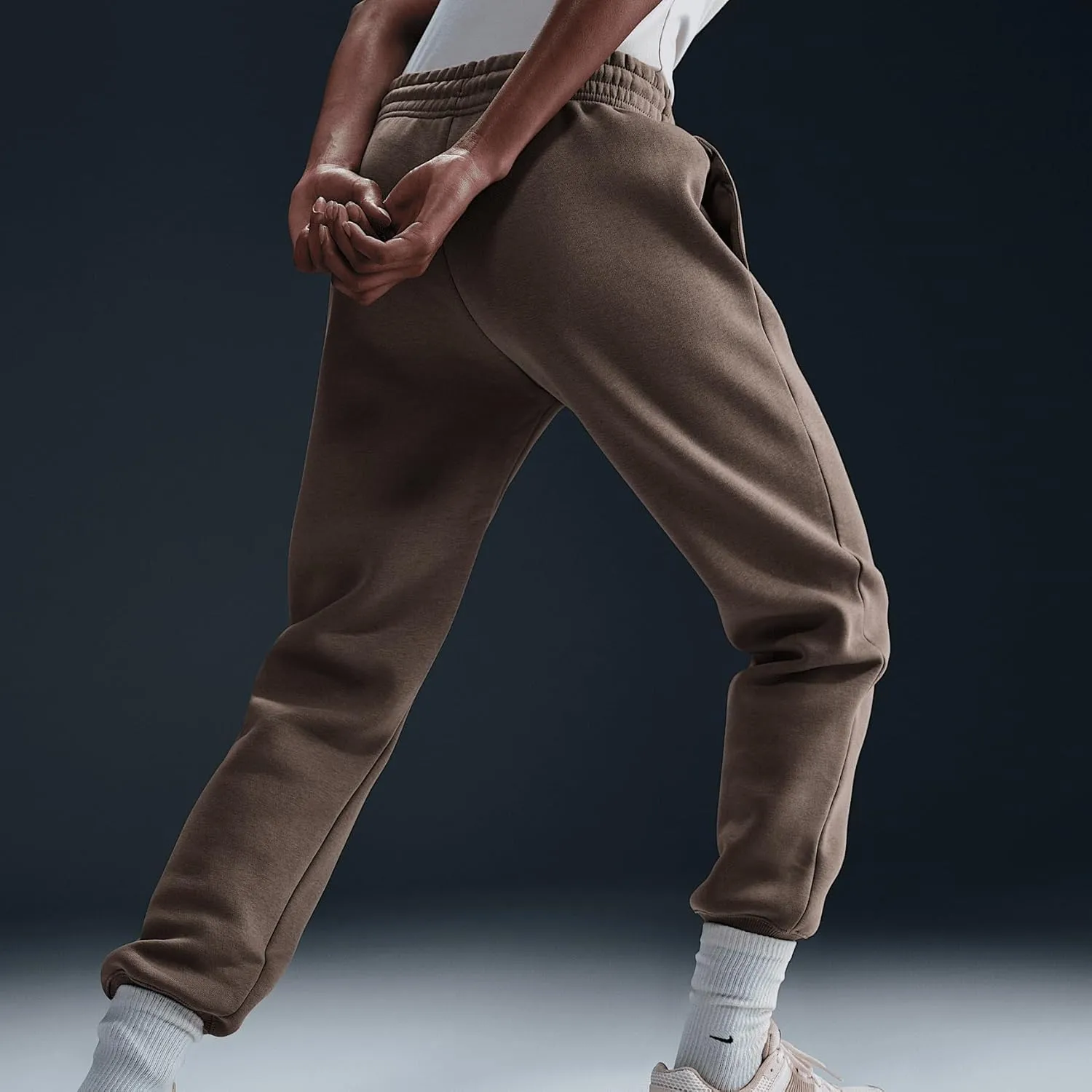 Nike Sportswear Phoenix Fleece Women's Mid-Rise Sweatpants (FZ7626-233, Mink Brown/Sail)